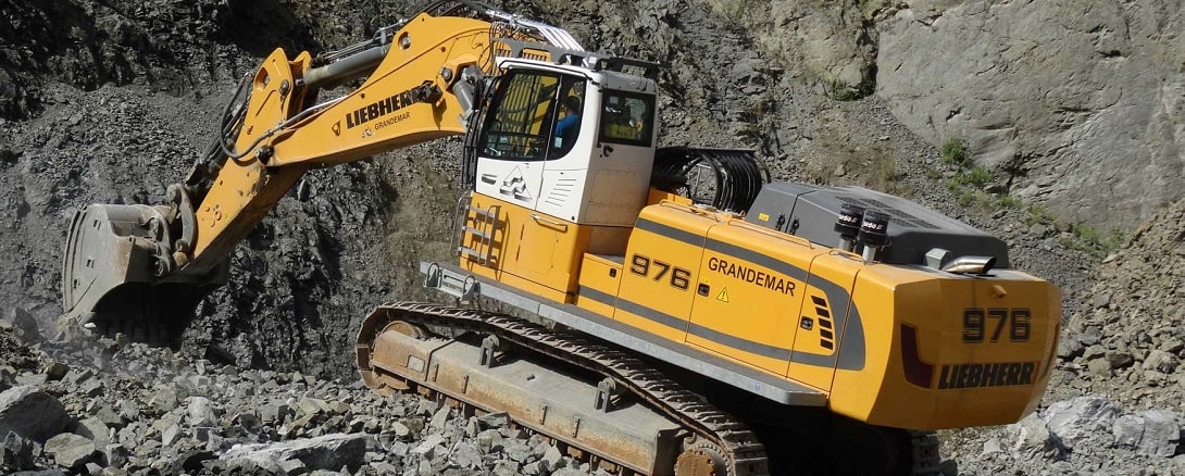 Купить экскаваторы LIEBHERR